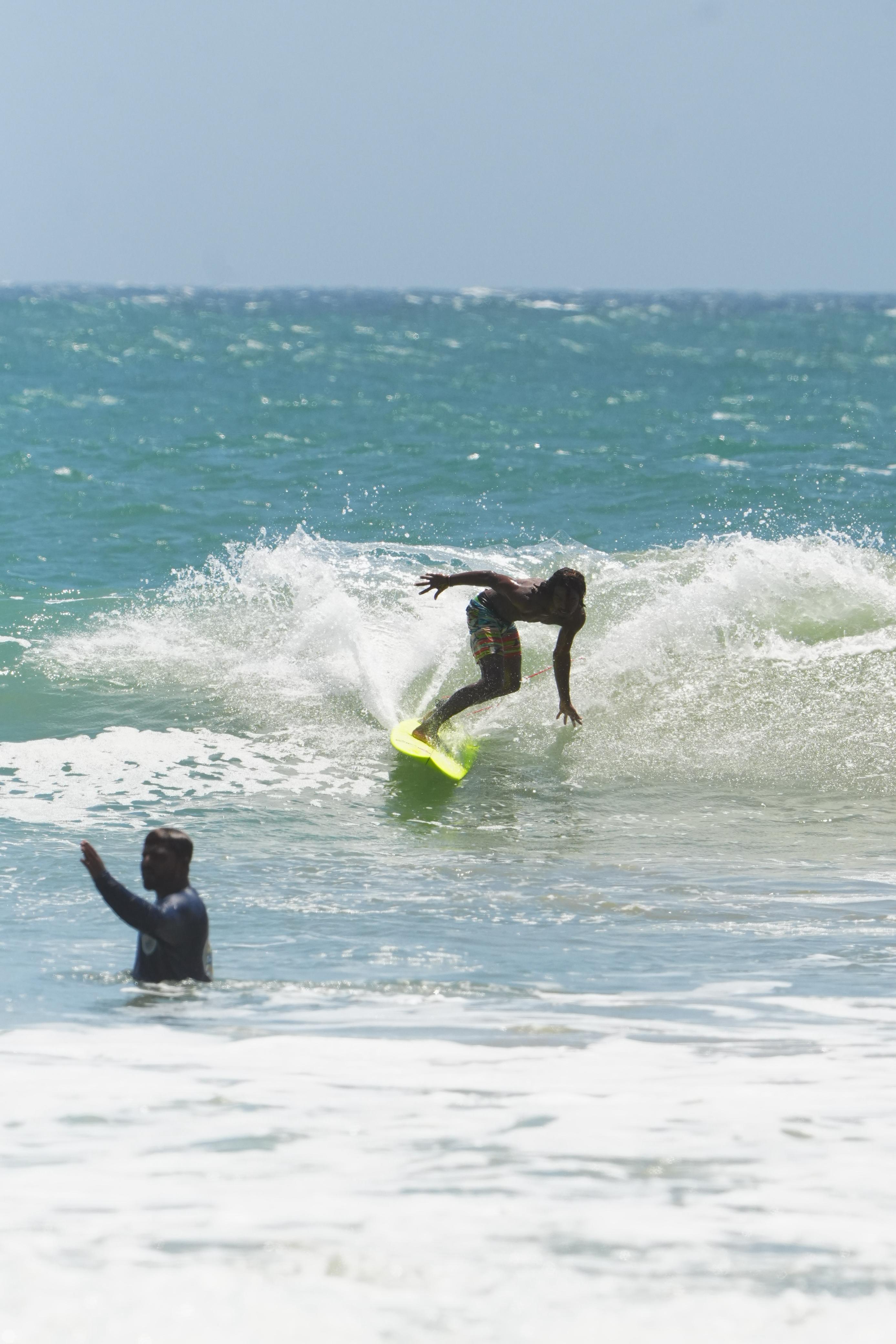 Surf lesson at Arugam Bay