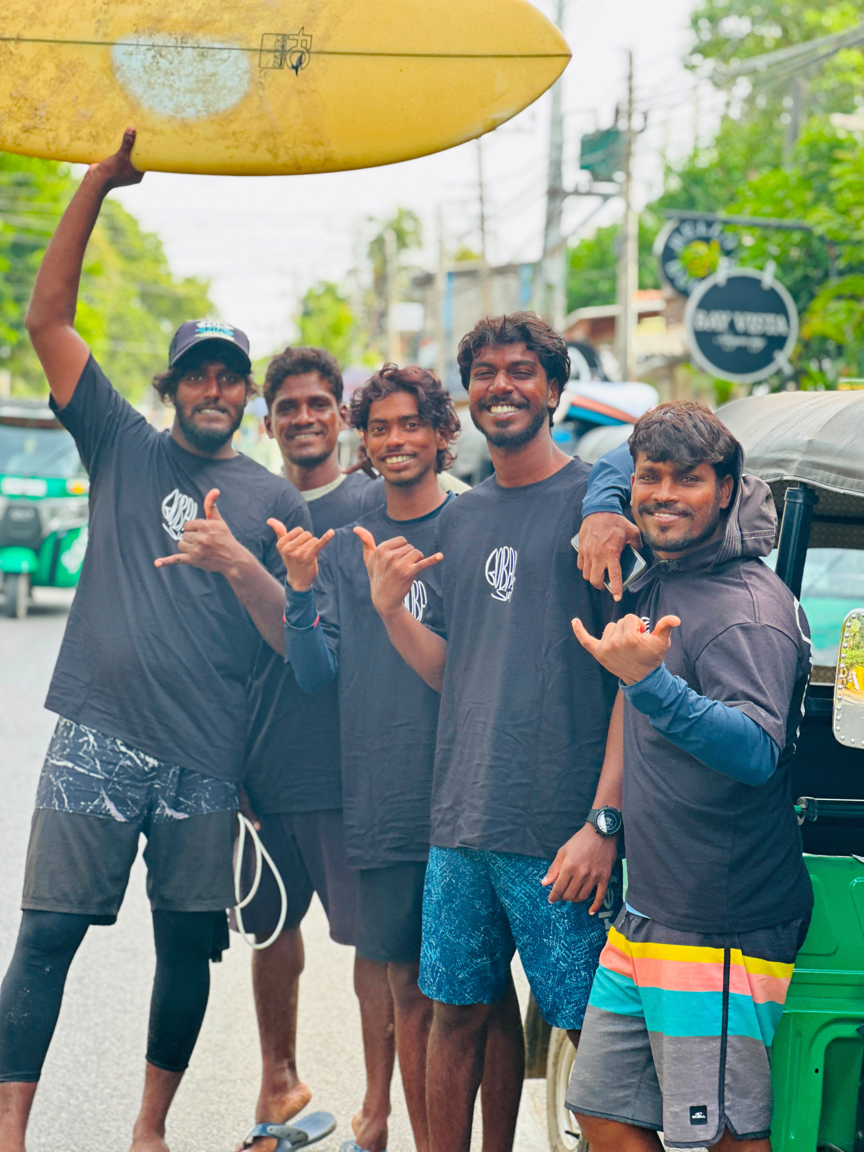 Surf lesson at Arugam Bay