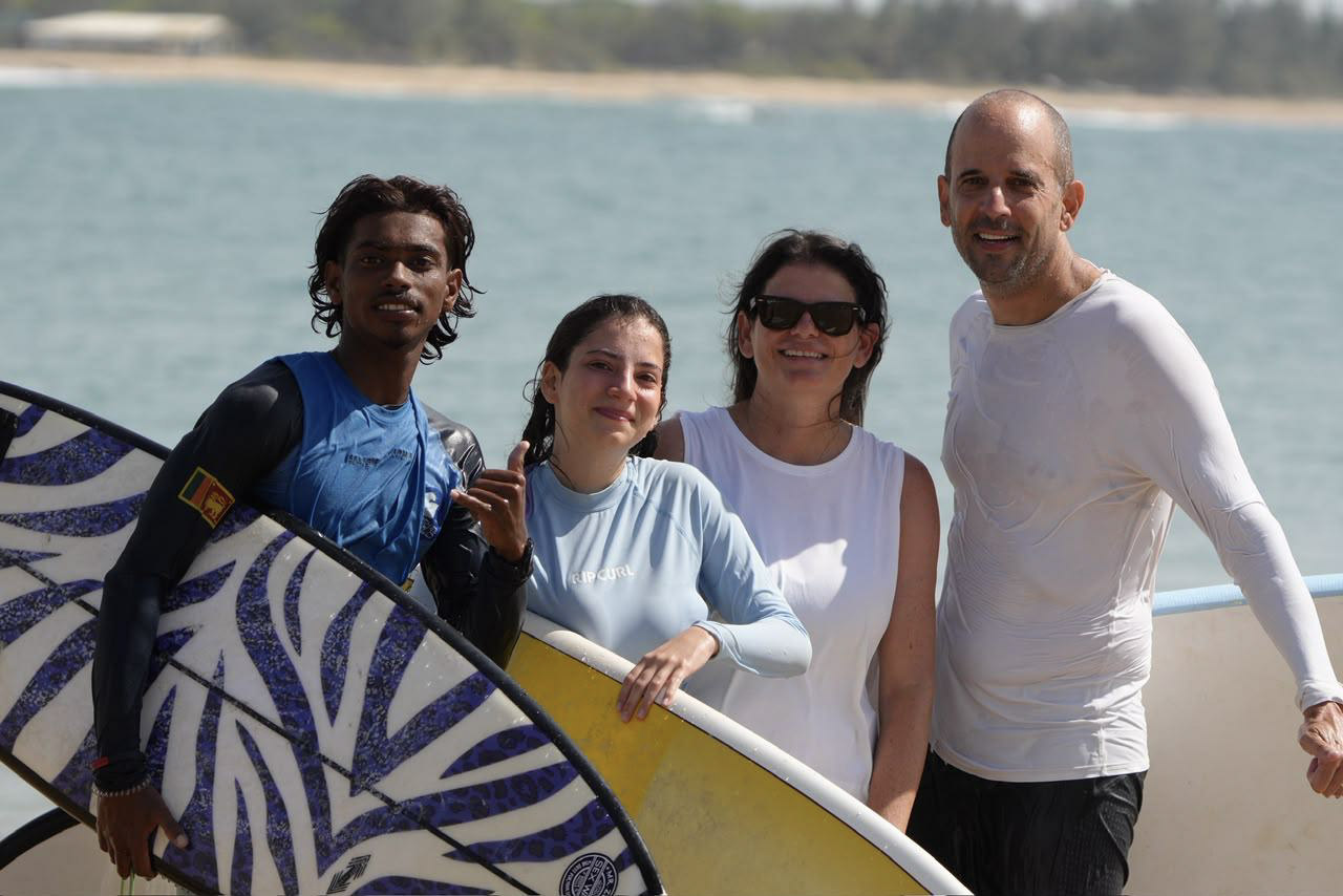 Surf lesson at Arugam Bay